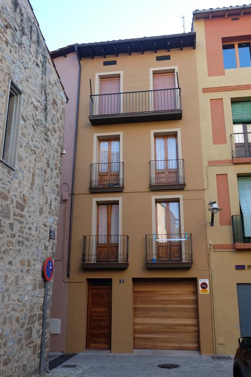Apartaments Sant Miquel Sant Joan de les Abadesses Exterior foto